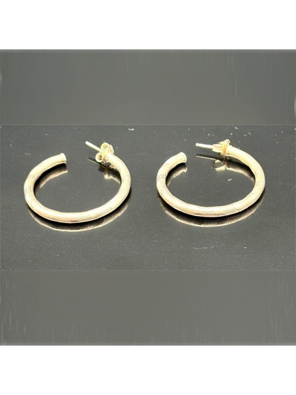 Sterling Silver 925 Italy Textured Round Hoop Earrings - Picture 3 of 4